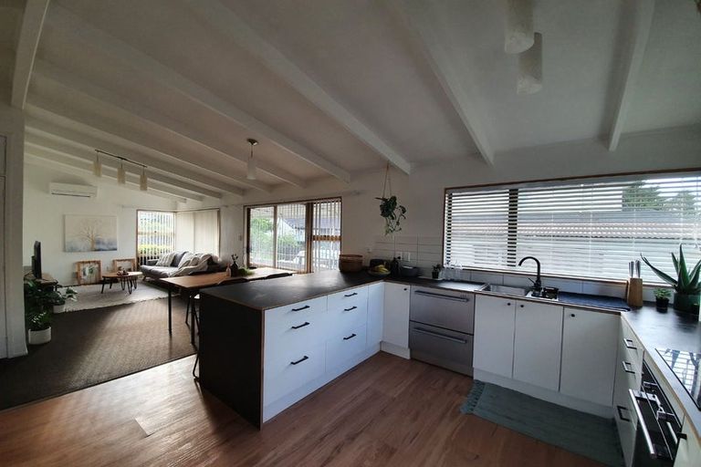 Photo of property in 2/8 Alpha Street, Papakura, 2110