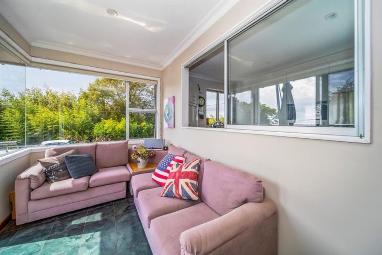 Photo of property in 44 Awanui Street, Merrilands, New Plymouth, 4312