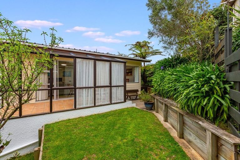 Photo of property in 129 Kahu Road, Paremata, Porirua, 5024