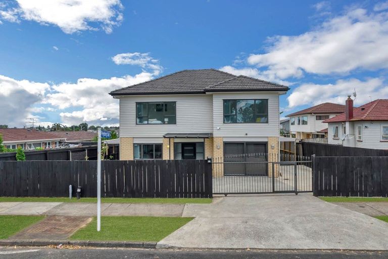 Photo of property in 12 Ranfurly Road, Papatoetoe, Auckland, 2104