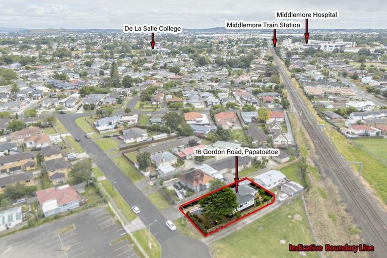 Photo of property in 2/16 Gordon Road, Papatoetoe, Auckland, 2025
