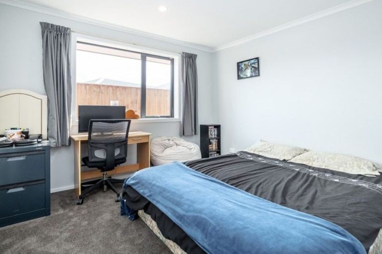 Photo of property in 4 Tarata Grove, Lansdowne, Masterton, 5810