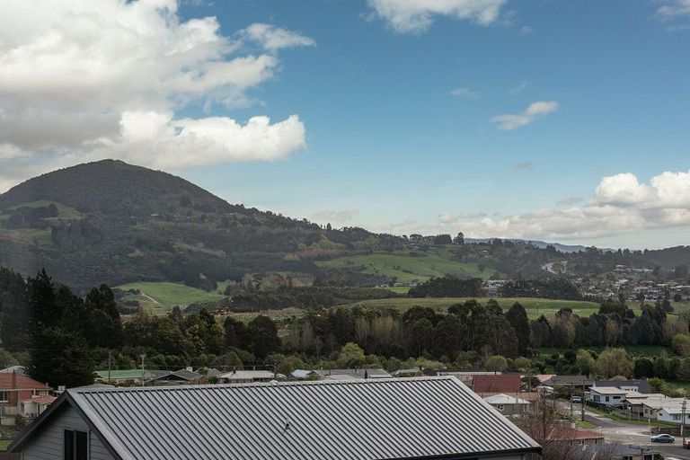 Photo of property in 8 Ella Lane, Green Island, Dunedin, 9018