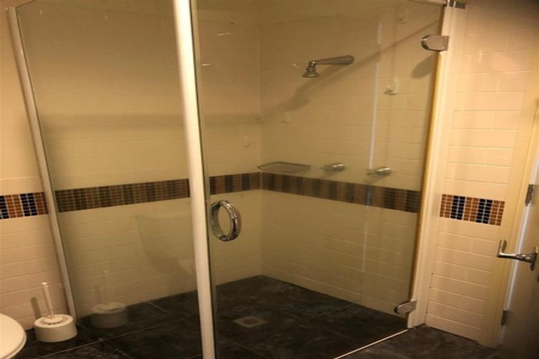 Photo of property in The Heritage Hotel Apartments, 650/35 Hobson Street, Auckland Central, Auckland, 1010