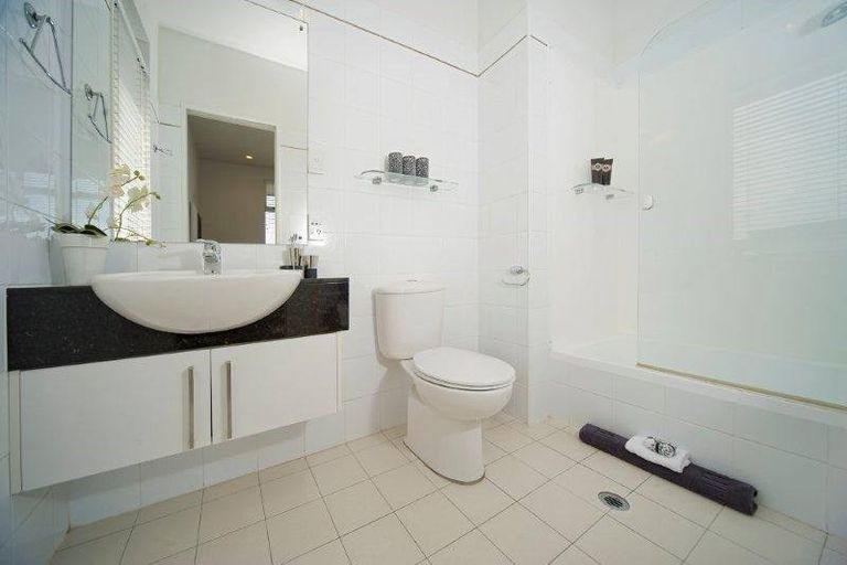 Photo of property in 30 York Street, Russell, 0202