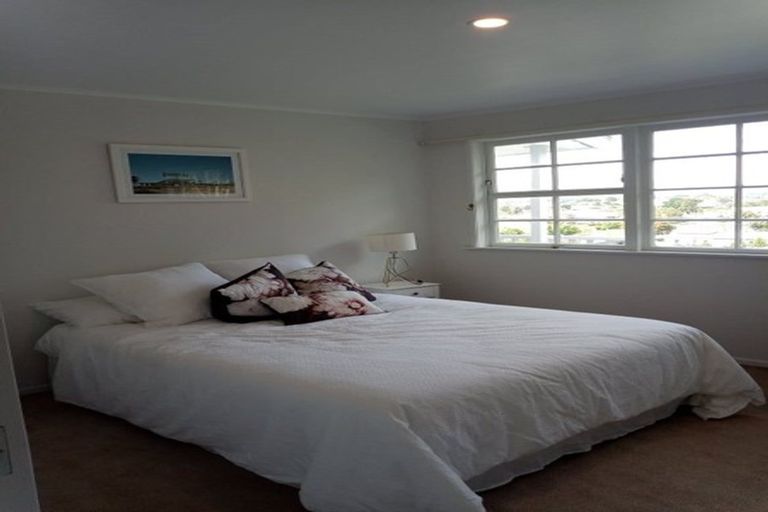 Photo of property in 9 Trosk Place, Waiuku, 2123