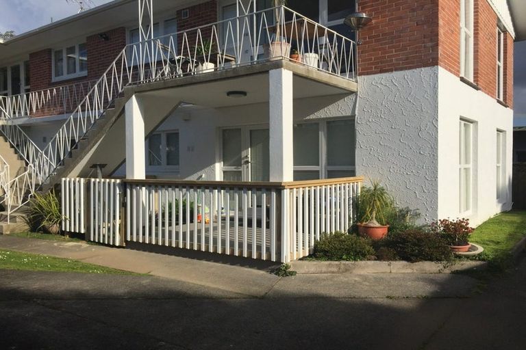 Photo of property in 2/19 Thatcher Street, Mission Bay, Auckland, 1071