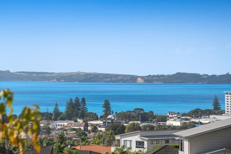 Photo of property in 99 Waldorf Crescent, Orewa, 0931