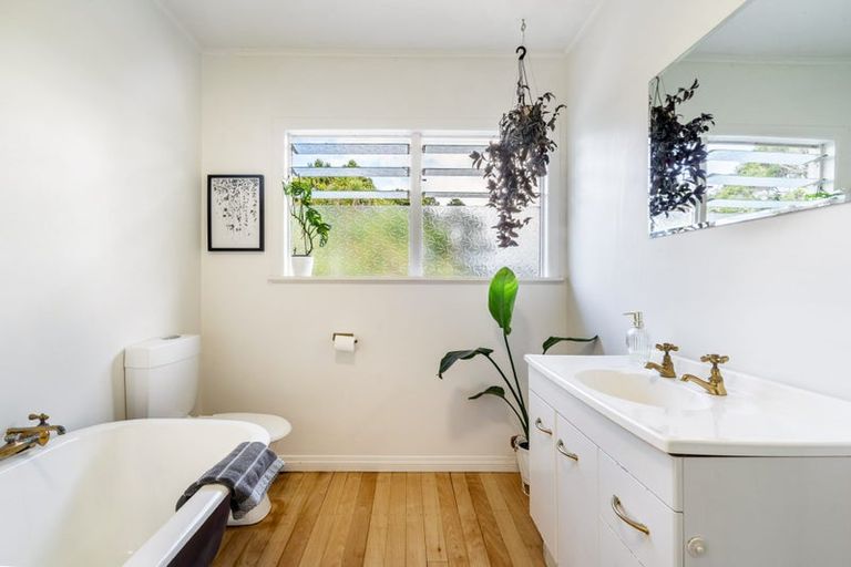 Photo of property in 10a Wilding Avenue, Northcote Point, Auckland, 0627