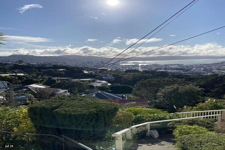 Photo of property in 15 Connaught Terrace, Brooklyn, Wellington, 6021