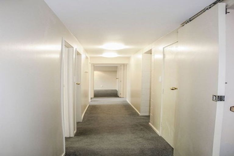 Photo of property in 17 Busby Hill, Havelock North, 4130