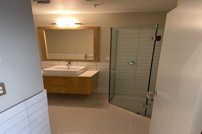 Photo of property in Chews Lane Apartments, 15i/9 Chews Lane, Wellington Central, Wellington, 6011