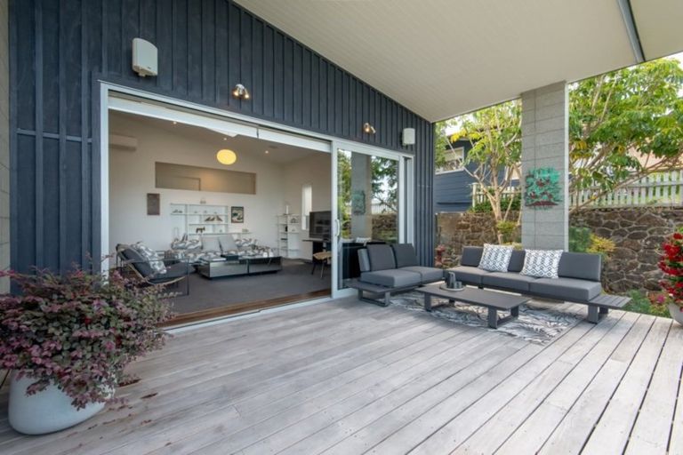 Photo of property in 98 Clovelly Road, Bucklands Beach, Auckland, 2012