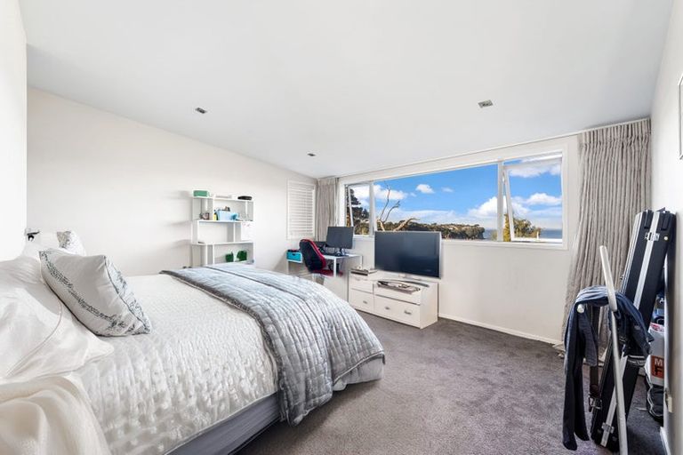 Photo of property in 30c Wade River Road, Stanmore Bay, Whangaparaoa, 0932
