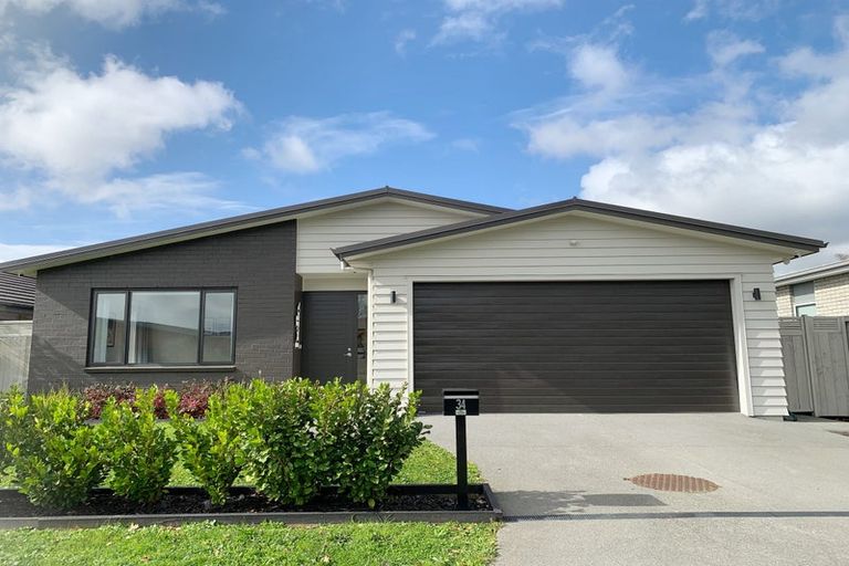 Photo of property in 34 Waituarua Drive, Takanini, 2112