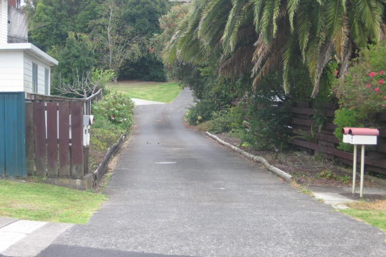 Photo of property in 1/27 Ramillies Place, Glenfield, Auckland, 0629