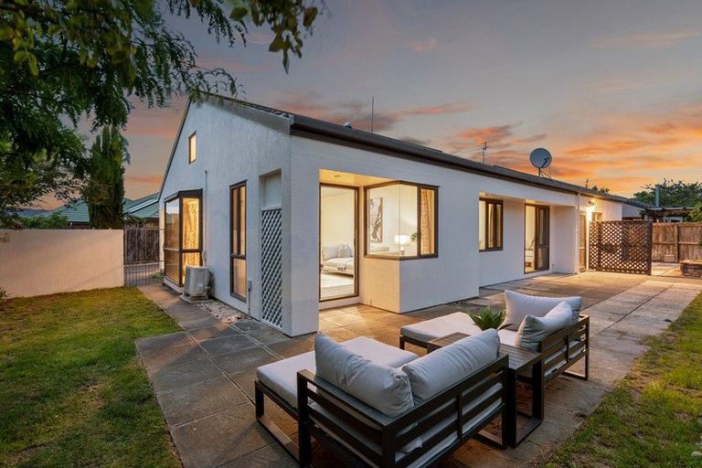 Photo of property in 1/66 Broadhaven Avenue, Parklands, Christchurch, 8083