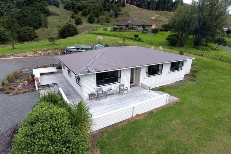 Photo of property in 75 Mick Dillon Road, Tahekeroa, Kaukapakapa, 0873