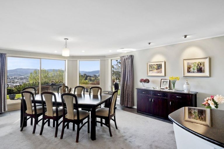 Photo of property in 19 Fairmile Drive, Kinmont Park, Mosgiel, 9024