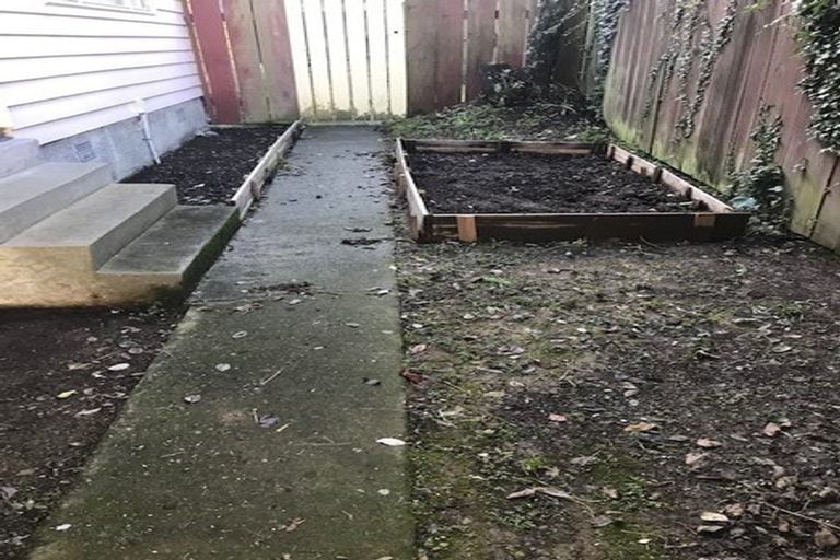 Photo of property in 5a Magnolia Grove, Maungaraki, Lower Hutt, 5010