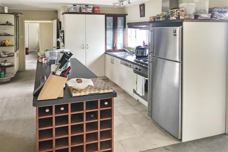 Photo of property in 1/24a Dallinghoe Crescent, Milford, Auckland, 0620