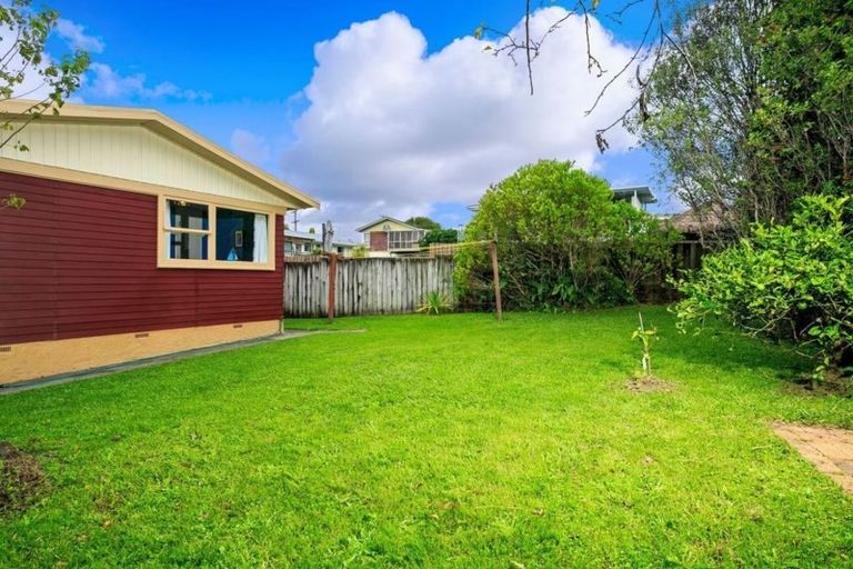 Photo of property in 3 Hamilton Place, Glenfield, Auckland, 0629