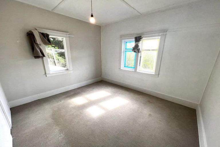 Photo of property in 2 Milne Terrace, Island Bay, Wellington, 6023