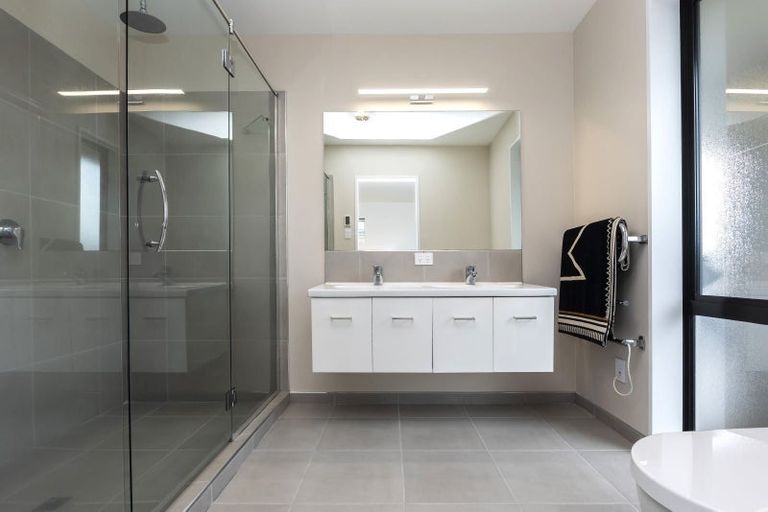 Photo of property in 21 Kingsbridge Drive, Burwood, Christchurch, 8083