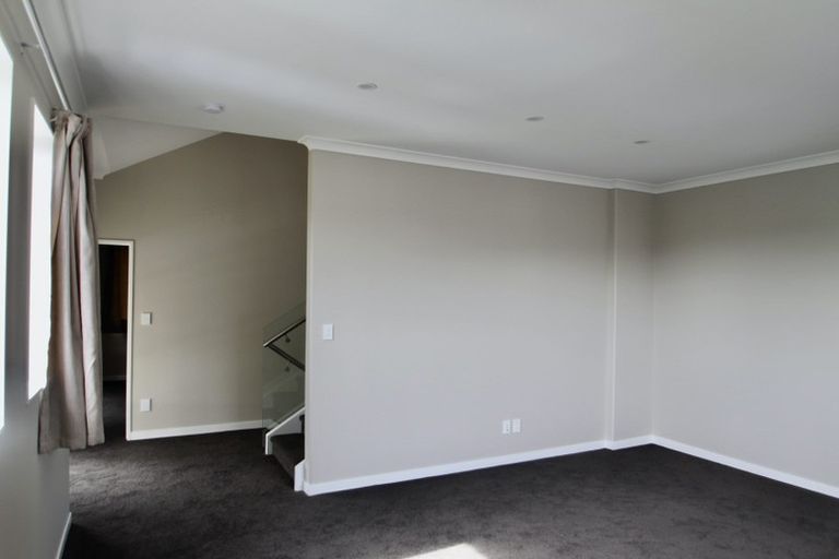 Photo of property in 8 Blewitt Court, Swanson, Auckland, 0614