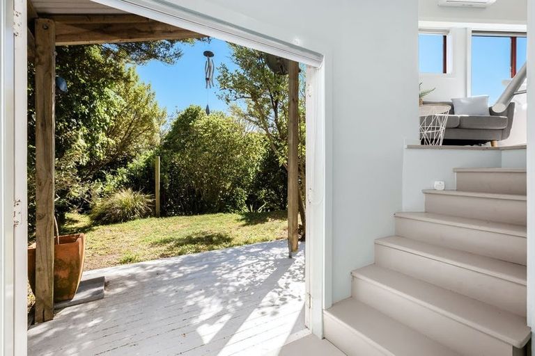 Photo of property in 11 Puketai Place, Pukerua Bay, 5026