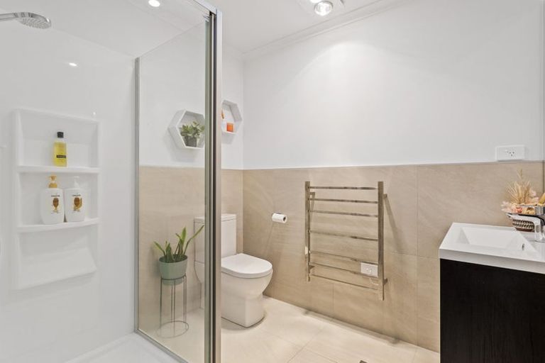 Photo of property in 41 Ambar Ridge Avenue, Massey, Auckland, 0614