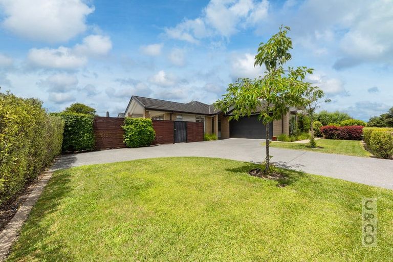 Photo of property in 3 Pohutukawa Parade, Riverhead, 0820