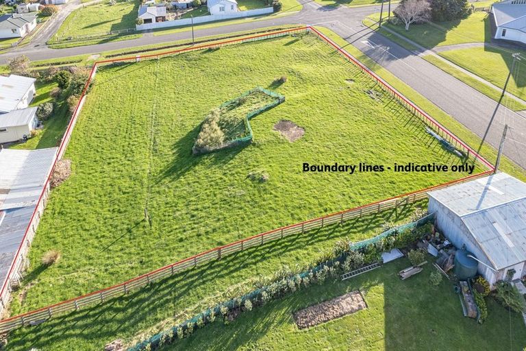 Photo of property in 29 Brassey Street, Waverley, 4510