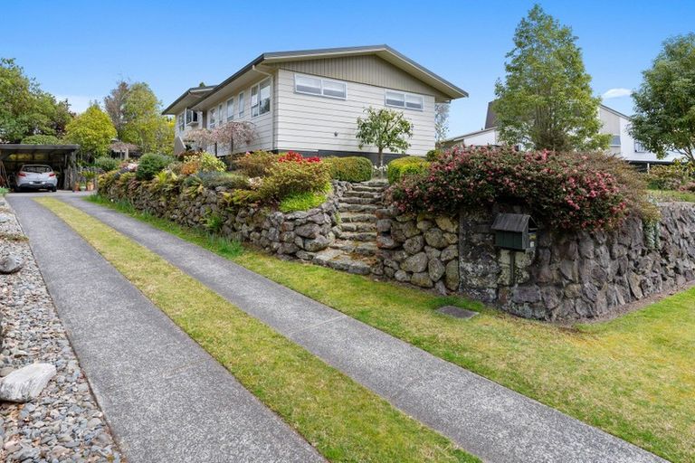 Photo of property in 3 Waitawa Place, Lynmore, Rotorua, 3010
