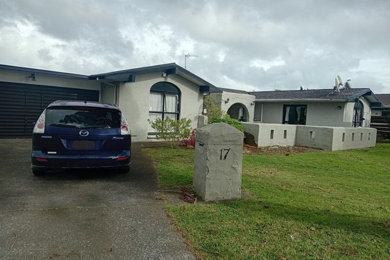 Photo of property in 17 Meadowcourt Drive, Manukau, Auckland, 2025