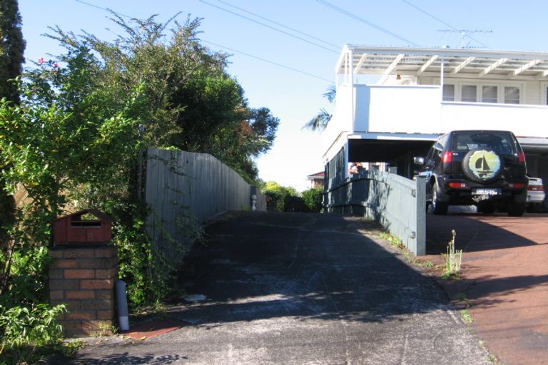 Photo of property in 2/4 Fairlea Road, Te Atatu South, Auckland, 0610