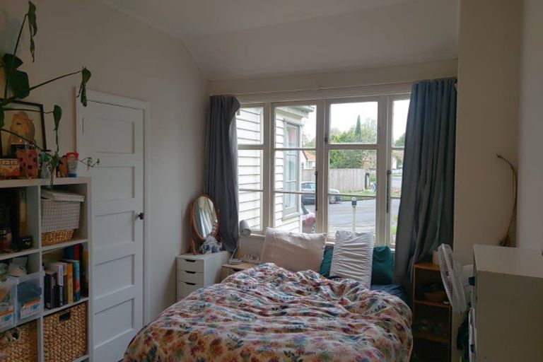 Photo of property in 16 Rangiora Avenue, Roslyn, Palmerston North, 4414