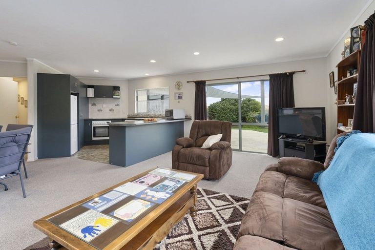 Photo of property in 106 Parnell Heights, Kelvin Grove, Palmerston North, 4414