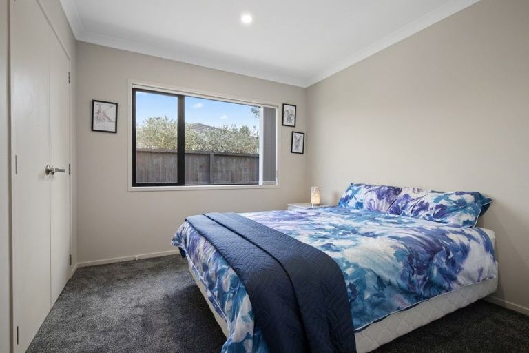 Photo of property in 13 Lieshout Way, Pukekohe, 2120