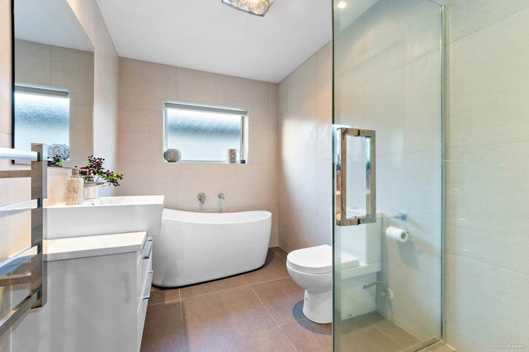 Photo of property in 222 Murphys Road, Flat Bush, Auckland, 2019