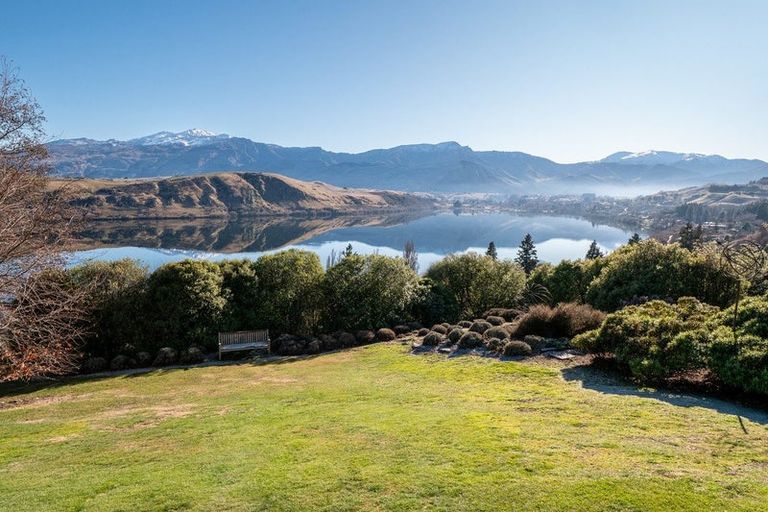 Photo of property in 12 Alfred Duncan Drive, Lake Hayes, Queenstown, 9371
