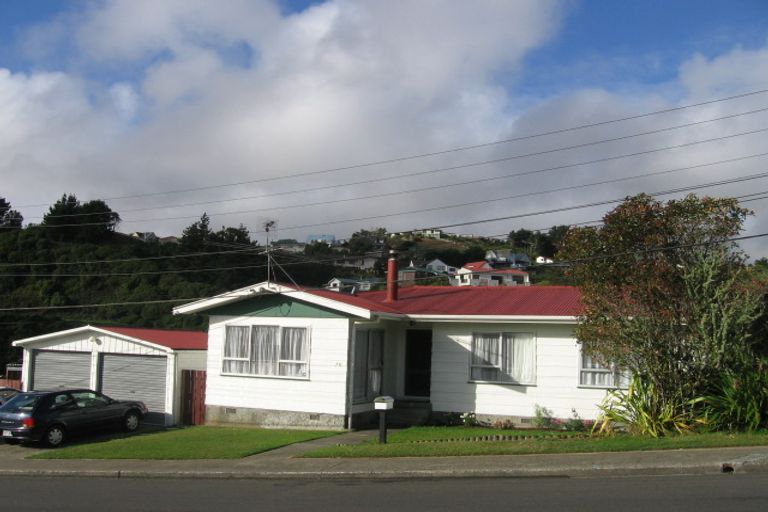 Photo of property in 70 Mark Avenue, Paparangi, Wellington, 6037