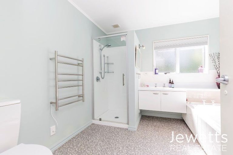 Photo of property in 1 Signallers Grove, Strathmore Park, Wellington, 6022