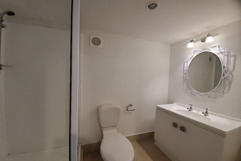 Photo of property in 1/802 East Coast Road, Oteha, Auckland, 0630