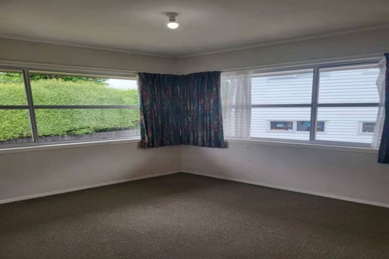 Photo of property in 832 East Coast Road, Oteha, Auckland, 0630