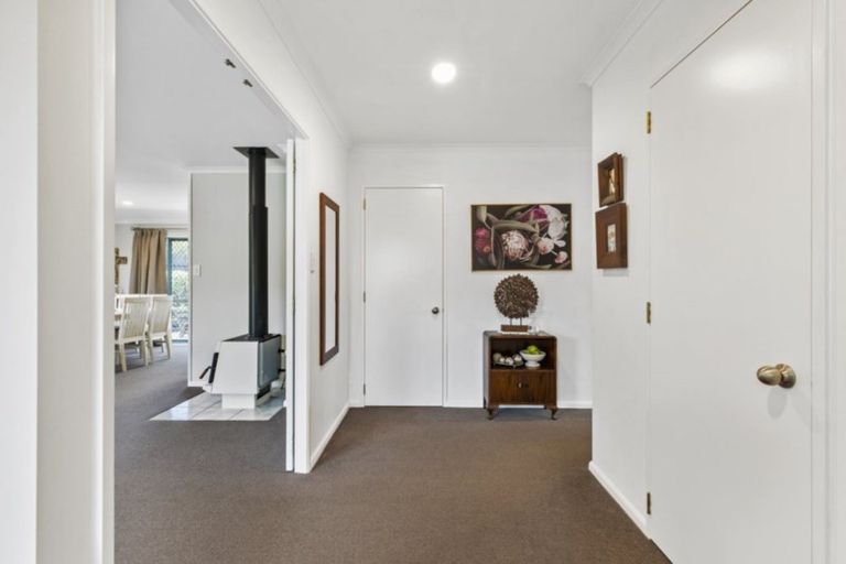 Photo of property in 122 Dalton Drive, Papamoa Beach, Papamoa, 3118