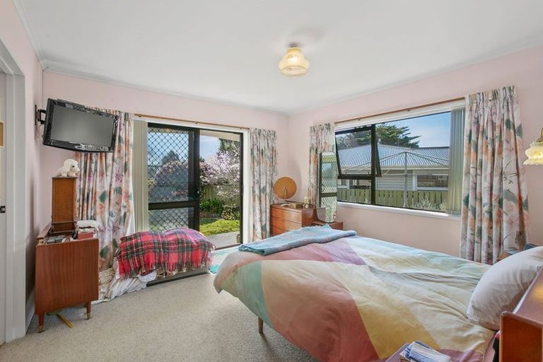 Photo of property in 53 Mcfarlane Street, Oakura, 4314