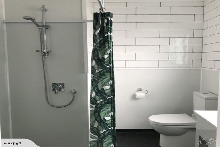 Photo of property in 4b Fernleigh Avenue, Waiuku, 2123