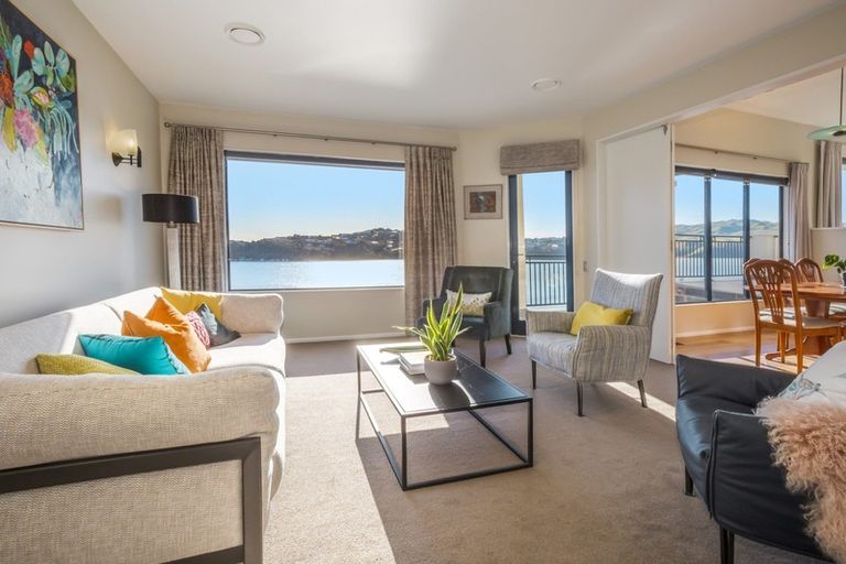 Photo of property in 15a Seaview Road, Paremata, Porirua, 5024