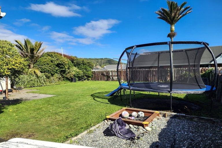Photo of property in 14 Marlborough Street, Greymouth, 7805